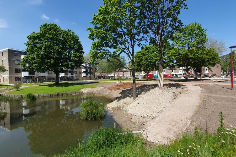 Vernieuwing park naast busstation